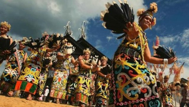 Info Budaya Tari Kinyah Uut Danum Kalimantan Barat