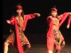 (Image Capture Youtube) Info budaya Bolet Pecinta Tari Ngremo