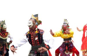 Karlan : Topeng Sandur Jombang Ilustrasi : Info budaya Topeng sandur madura