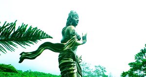 info-budaya-indonesia-air-terjun-merambat-roro-kuning