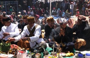 Keseimbangan Alam dan Acara Ngarak Kucing-Info Budaya