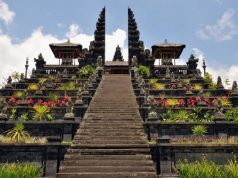 infobudaya wisata budaya bali Pura Besakih (Image : villa-bali com)