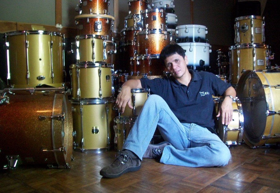 Gilang Ramadhan adalah seorang drummer besar Indonesia