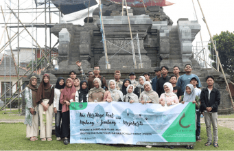 Salah satu kegiatan utama dalam praktikum ini adalah dokumentasi situs. Mahasiswa melakukan pencatatan lapangan, pengambilan foto, serta pendokumentasian berbagai bagian bangunan yang dianggap memiliki nilai historis dan arkeologis.